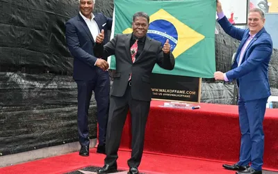 Imagem ilustrativa da imagem Músico é primeiro brasileiro a ter estrela na Calçada da Fama