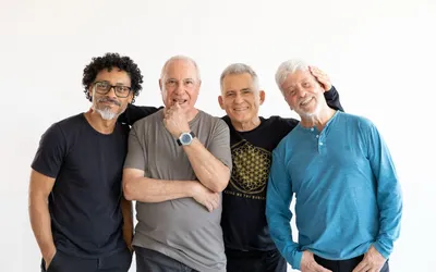 Imagem ilustrativa da imagem PHOLHAS celebra 56 anos de carreira em show especial no Sesc Casa do Comércio