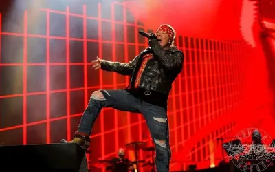 Imagem ilustrativa da imagem Vocalista do Guns N' Roses revela problema de saúde que surge ao cantar