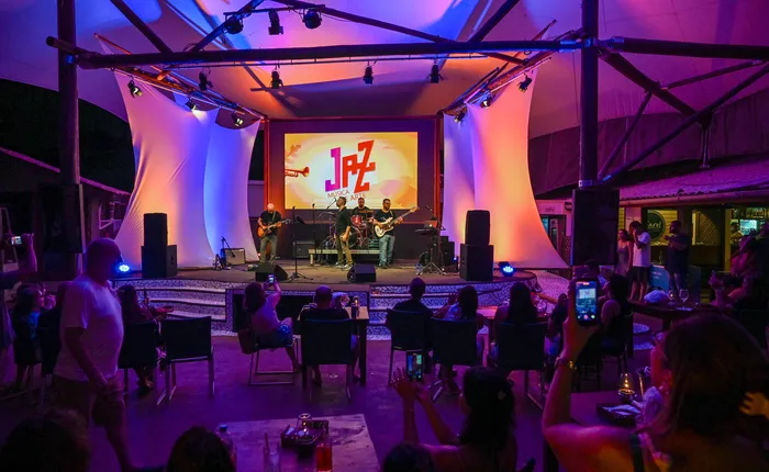 ‘Festival de Jazz – Música e Arte’ é adiado para outubro na Praia do Forte