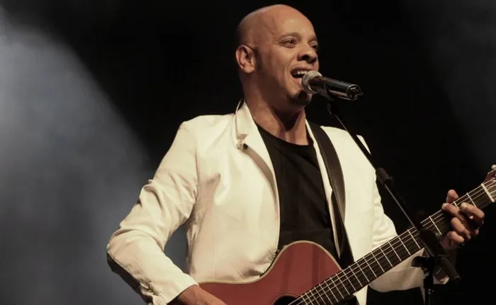 Palco A Tarde FM homenageia o cantor e compositor Vander Lee neste sábado (22)