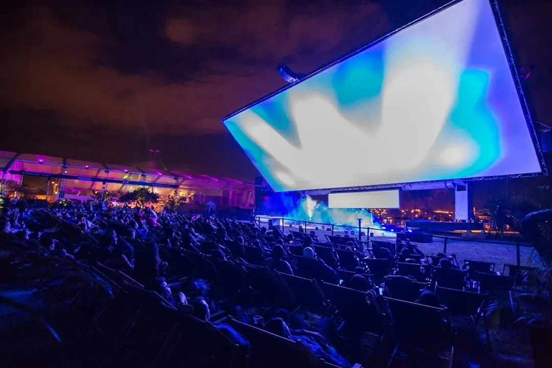 Imagem ilustrativa da imagem Cinema gigante: sessão de filme tem ingressos esgotados em Salvador