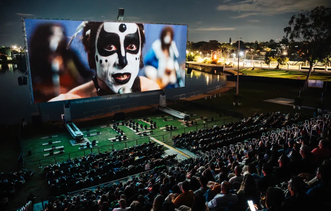 Imagem ilustrativa da imagem Open Air Brasil chega a Salvador com maior tela de cinema do mundo ao ar livre