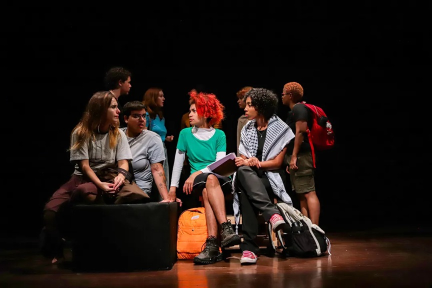 Imagem ilustrativa da imagem Tragédia em Gaza: peça em Salvador questiona silêncio no genocídio