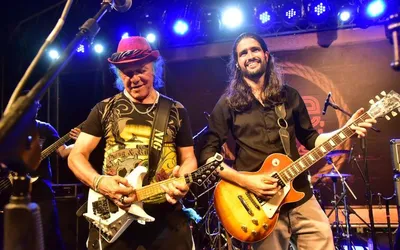 Imagem ilustrativa da imagem Armandinho Macêdo e Eric Assmar apresentam show em Salvador