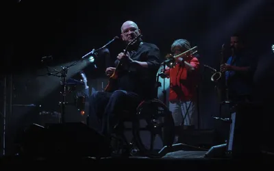 Imagem ilustrativa da imagem Baianos lotam Concha Acústica para conferir Os Paralamas do Sucesso