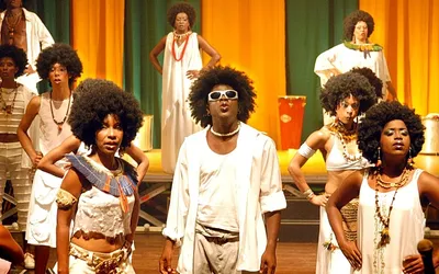 Imagem ilustrativa da imagem Bando de Teatro Olodum apresenta o projeto ‘Cabaré da RRRRRaça 25+25’