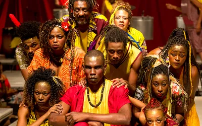 Imagem ilustrativa da imagem 'Cabaré da Rrrrraça' inicia venda de ingressos na segunda