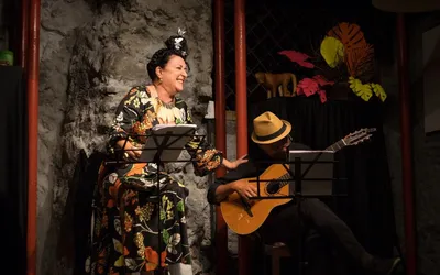 Imagem ilustrativa da imagem "Chiquita com Dendê" sobe ao palco do Teatro Molière com Rita Assemany