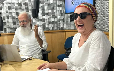 Imagem ilustrativa da imagem Entrevista: 'Surf no Caos' e 45 Anos de Carreira | Atriz Rita Assemany