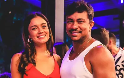 Imagem ilustrativa da imagem Famosos prestigiam primeiro ensaio de verão da Timbalada em Salvador