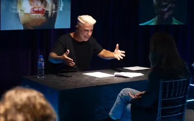 Imagem ilustrativa da imagem Fause Haten faz ‘Eu Sou um Monstro’ na Sala do Coro do TCA