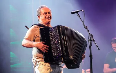 Imagem ilustrativa da imagem Flávio José é o convidado do Isso é Bahia desta terça; ouça a playlist