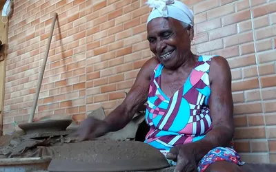 Imagem ilustrativa da imagem Morre aos 104 anos Dona Cadu, ceramista mais antiga do Brasil