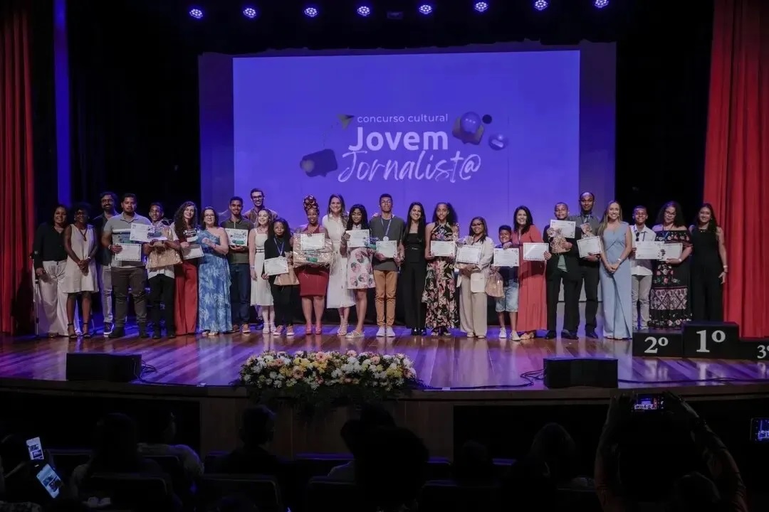 Imagem ilustrativa da imagem A TARDE é homenageado em sessão do TCE por Concurso Jovem Jornalista