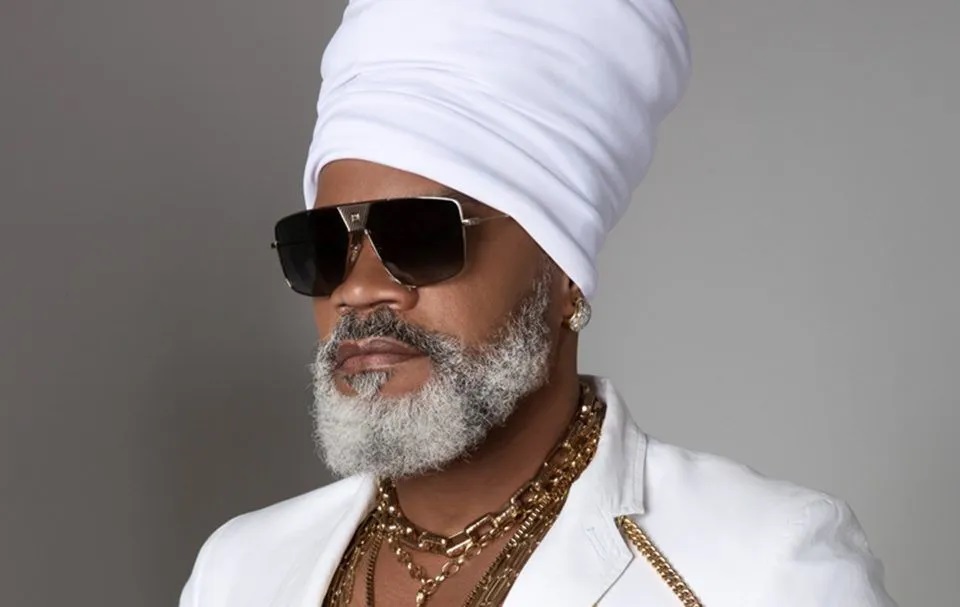 Imagem ilustrativa da imagem Carlinhos Brown comanda mais um show no Candyall Guetho Square