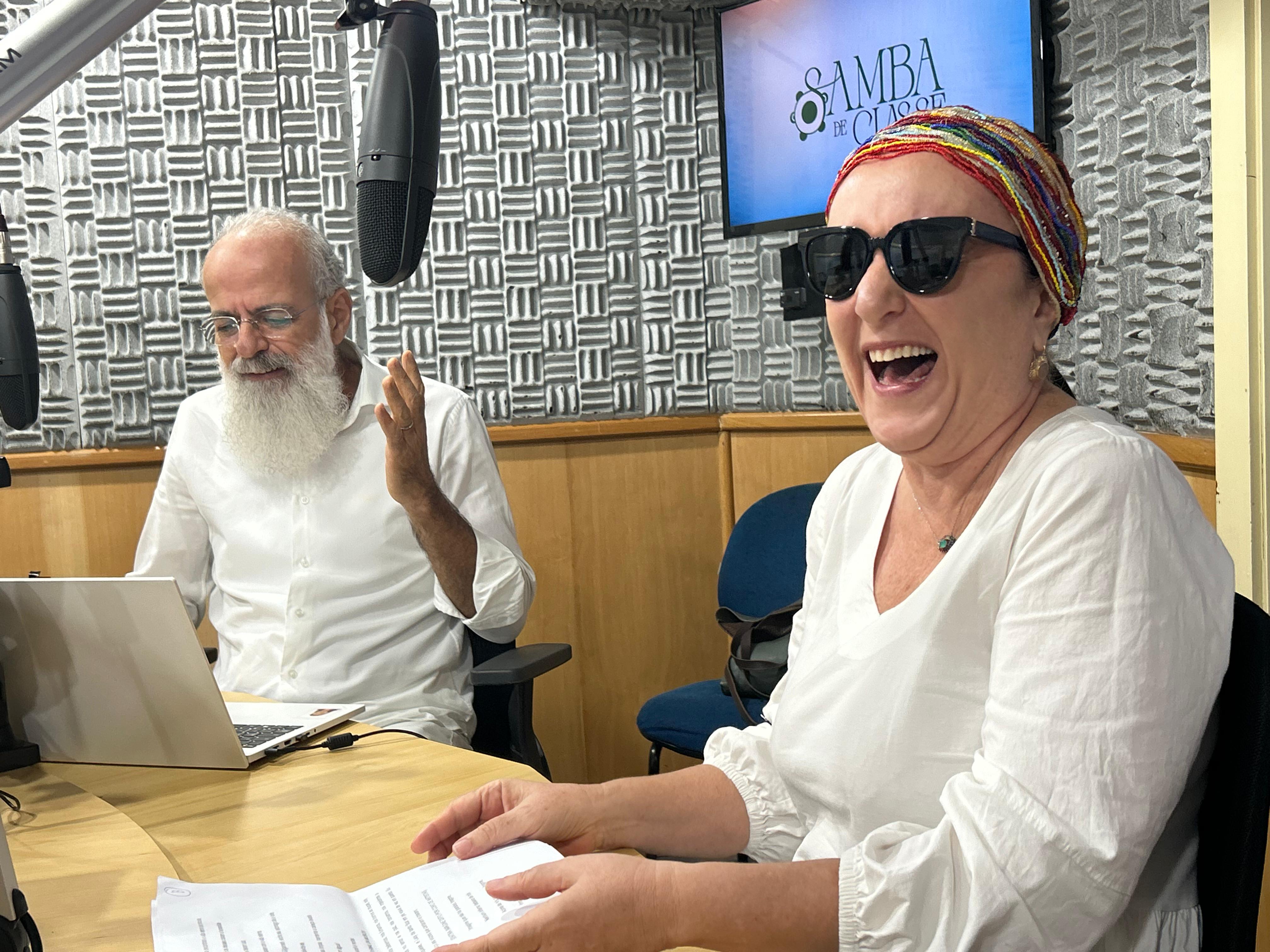 Imagem ilustrativa da imagem Entrevista: 'Surf no Caos' e 45 Anos de Carreira | Atriz Rita Assemany
