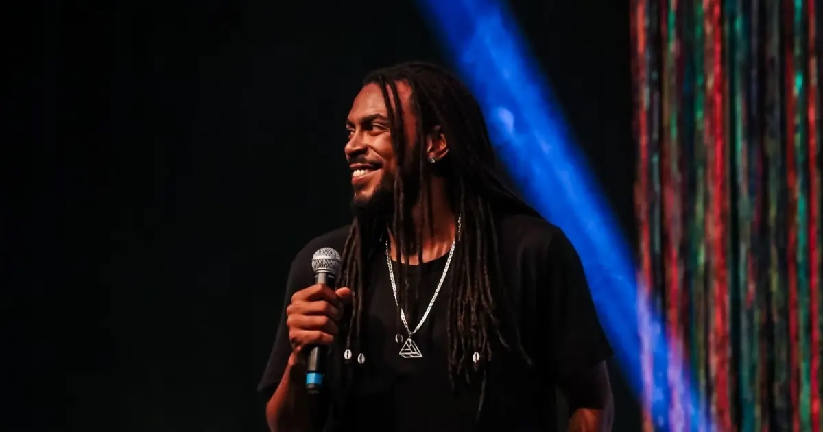Imagem ilustrativa da imagem Jhordan Matheus estreia novo show de humor em Salvador