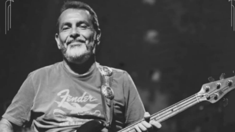 Imagem ilustrativa da imagem Renato Tommaso, baixista do Jota Quest, morre aos 54 anos