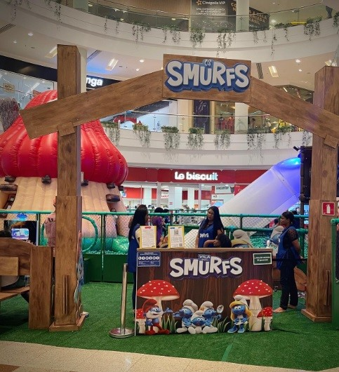 Imagem ilustrativa da imagem Vila dos Smurfs é atração de férias em shopping de Salvador
