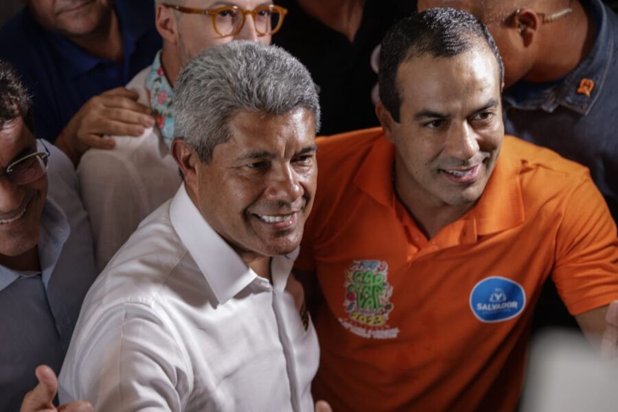 Imagem ilustrativa da imagem Em clima de paz, Jerônimo e Bruno iniciam seu primeiro Carnaval